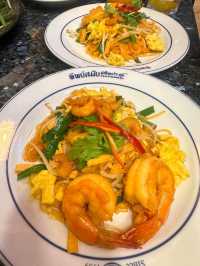 Thipsamai Pad Thai at Pratu Phi, Bangkok 