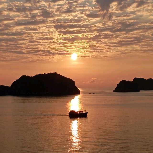 Beautiful Morning Sunrise and Delicious Breakfast at Flamingo Cat Ba Resorts