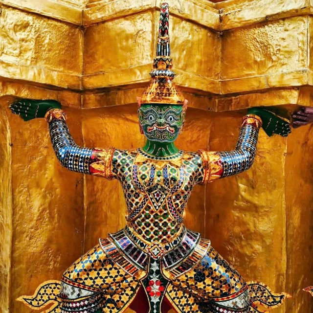 The Jewel of Bangkok: A Day at the Temple of the Emerald Buddha