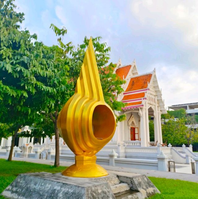 สักการะหลวงพ่อปัญญา วัดชลประทาน