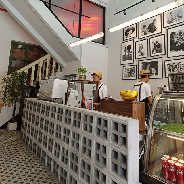 Exploring Sua.sana Cafe in Melaka! 
