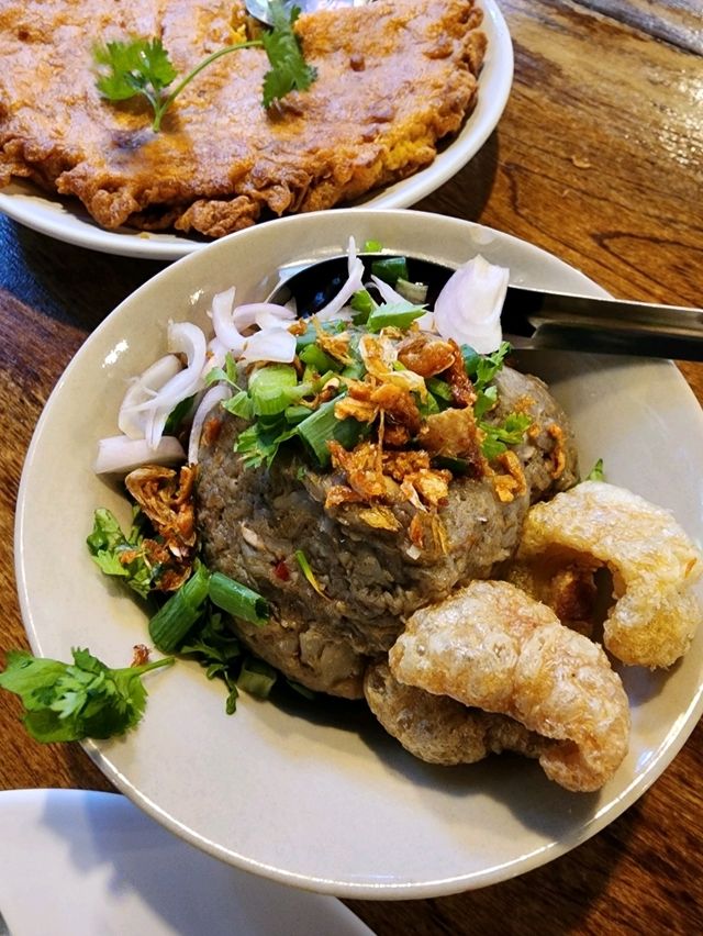 【チェンマイ】連続ミシュラン掲載！北タイ料理のお店