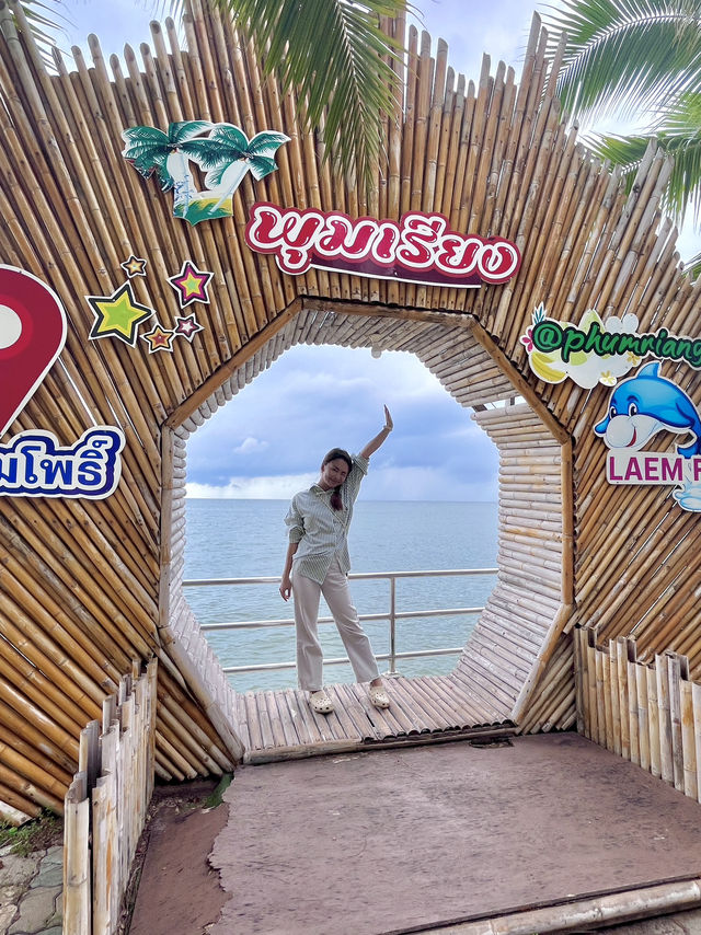 แหลมโพธิ์ จังหวัดสุราษฎร์ธานี🦀🌊🦑🦐🚞🥳