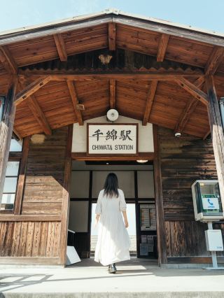【長崎】可以眺望大海，令人懷念的復古車站