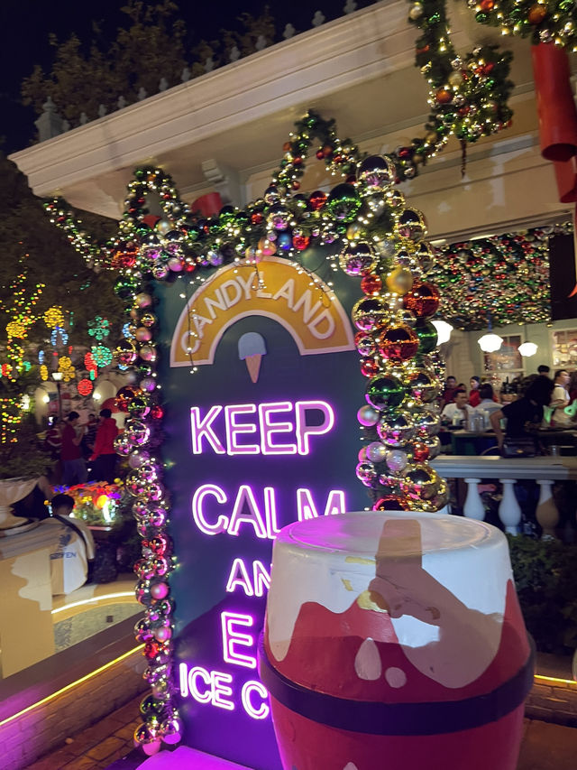 🍫🎅✨「曼谷聖誕夜狂歡：探訪巧克力村的聖誕奇幻世界」🎄🎉🚢🎇🔥