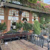 Adamus Cafe by the River ฮาลาล