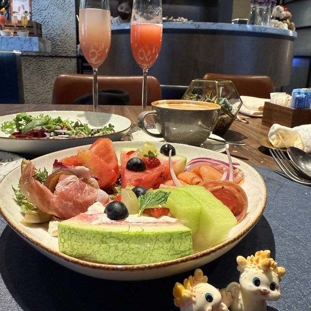 高雄洲際酒店（大地）自助餐.周六.周日午餐和晚餐是很好吃的義大利自助餐.非吃不可