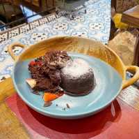Have you seen an Alice In Wonderland cafe before