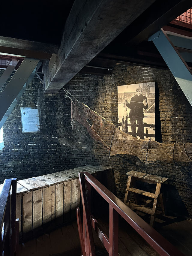 Explore the historic windmill in Kinderdijk
