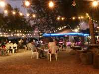 คาเฟ่ริมน้ำ Leisure cafe'n bar 
