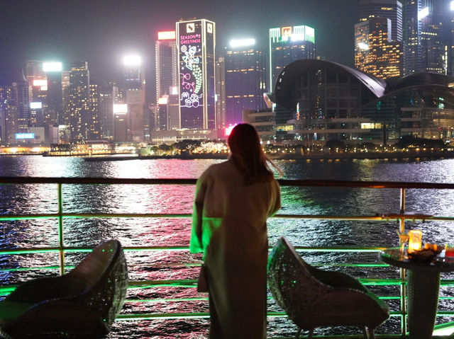 浪漫夜：東方之珠維港遊🚢✨