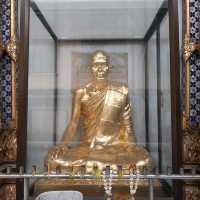 สักการะหลวงพ่อพระบางประสิทธิโชค ที่วัดเอี่ยมวรนุช