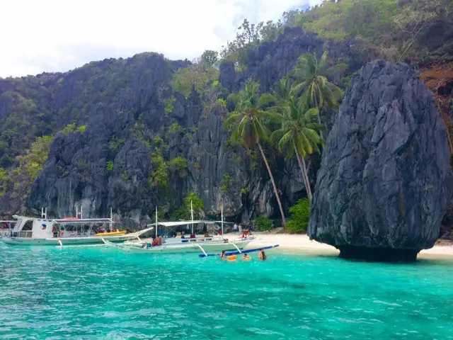 El Nido, Palawan: A Tropical Paradise Like No Other”