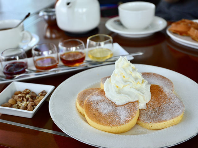 Relaxing Tea Time at Lounge South Court