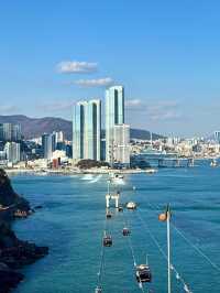 🌊부산 가면 꼭 가보세요!! 푸른 바다와 하늘, 높은 빌딩의 콜라보