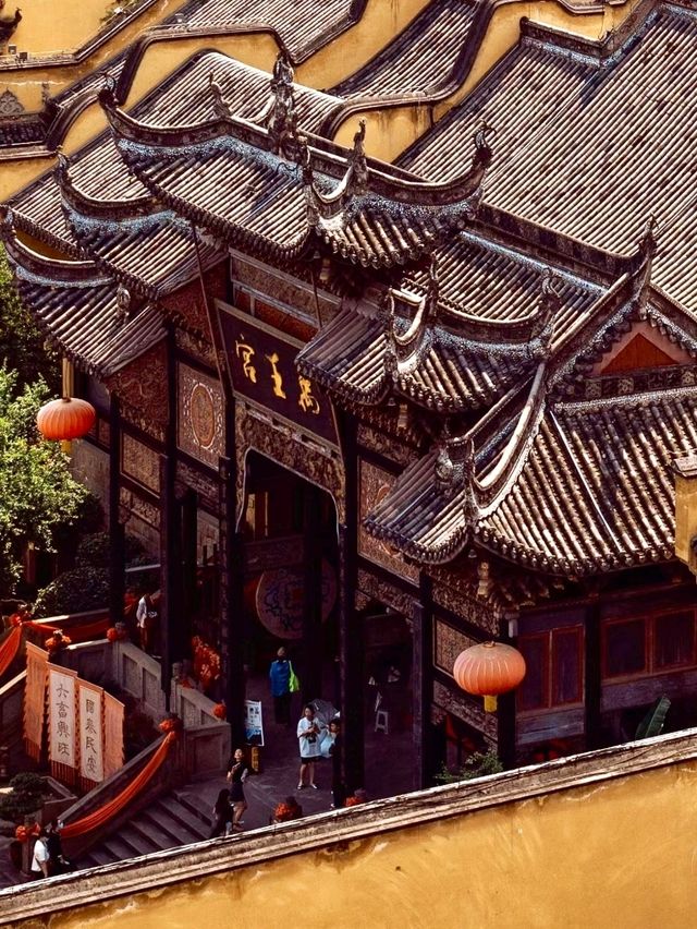 Qi'an Guild Hall: A Neighbor to Historic Sites