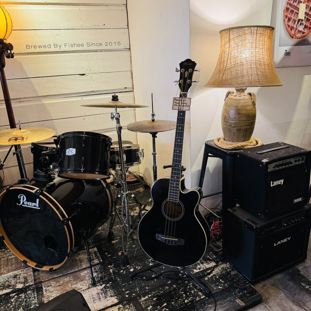 Hidden Jazz Haven: Fishee Coffee’s Soulful Nights