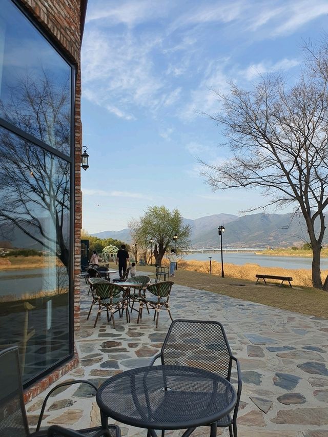 지리산 뷰가 끝내주는 대형 카페, 라플라타 ☕🏔