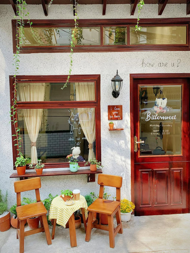BITTERSWEET Cakery & Cafe 