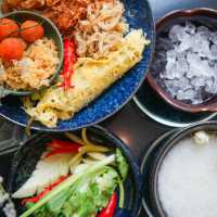 ร้านอาหารไทย ฝีมือรถดั้งเดิม กับร้านอรุณ