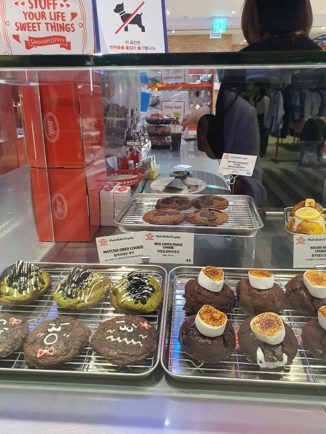 🍪 부산 신세계백화점 속 비비드한 감성 카페, 그로서리스터프 ☕️