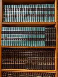オスグッド・ホールの図書館：法律と歴史が息づく知の空間 📚🏛️