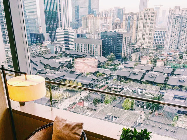🇨🇳:成都 ガラス張りの絶景空間🏨