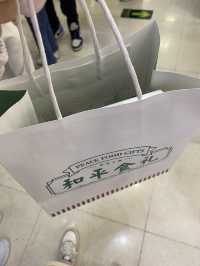 Local delicacies as souvenir in Shanghai 