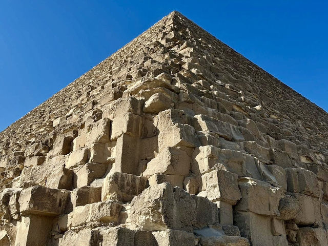 🏜️✨ Timeless Wonder: My Encounter with Egypt’s Giza Pyramids ✨🏜️
