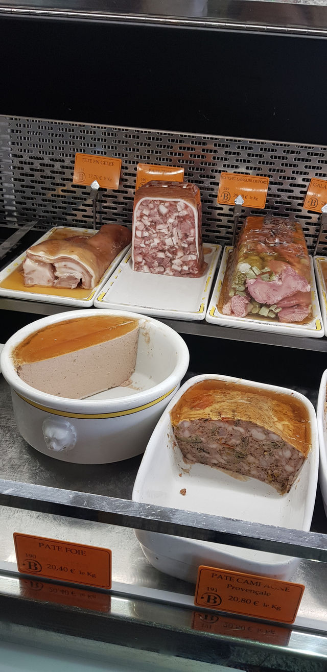 🥐 Breton Traiteur, 도빌 – "호텔 방에서도 프랑스를 맛보다"