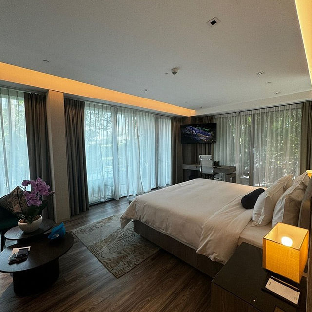 “Dusit Thani Laguna – A Tranquil Thai-Inspired Oasis in Singapore”