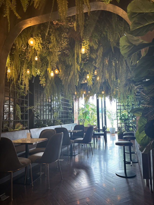 The Coffee Lounge & Forest 