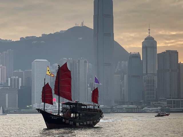 尖沙咀海濱長廊 (Tsim Sha Tsui Promenade)