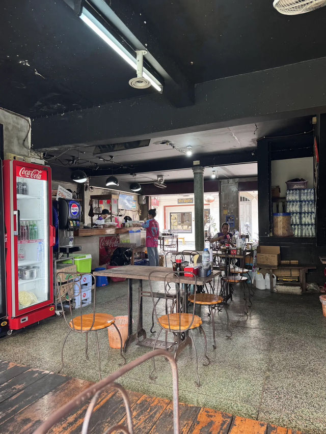 “บ้านจันดี” ก๋วยเตี๋ยว 9 บาท @ชุมชนริมน้ำจันทบูร 🍜