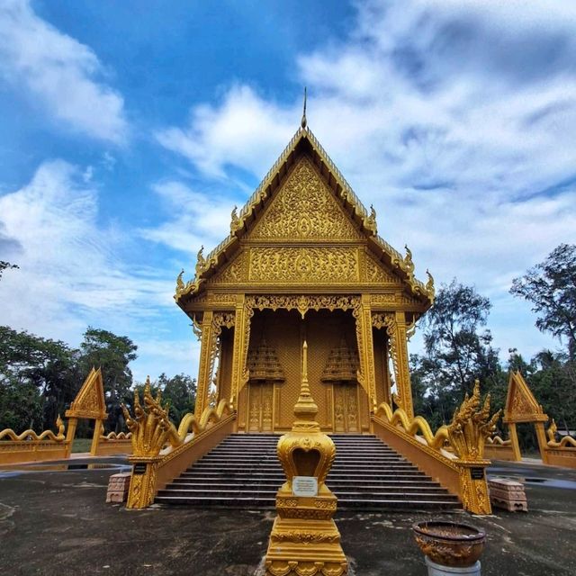 ไหว้พระพุทธรัตนมงคลที่หาดทุ่งวัวแล่น