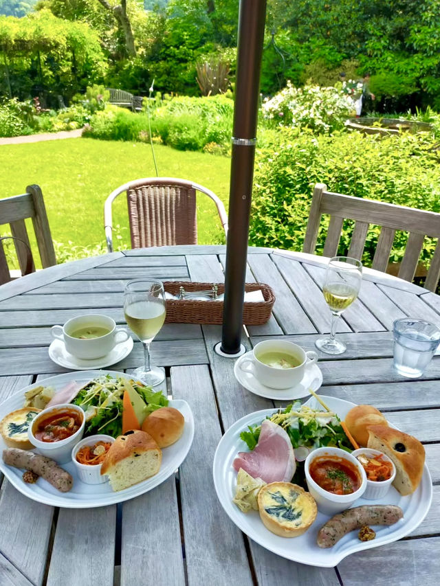 Early Summer Wandering in Kamakura – Flowers, Temples & Garden Lunches 