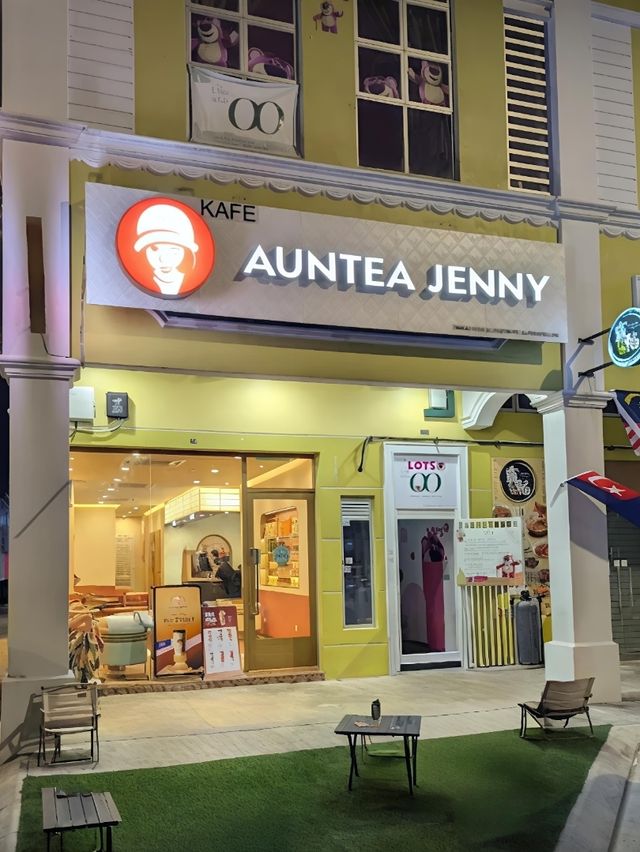 A Classy Sip at Auntea Jenny