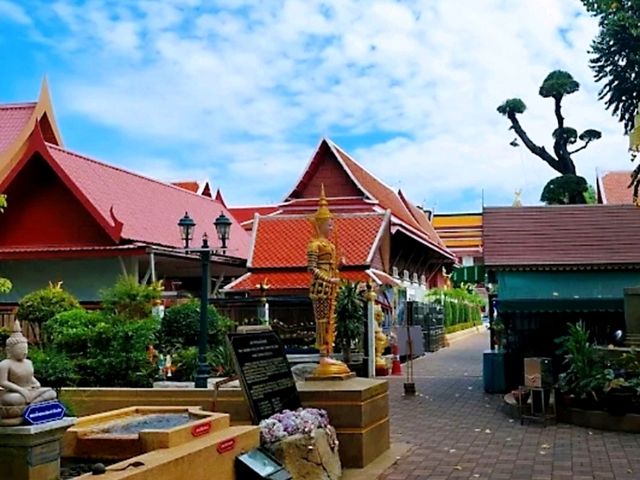 วัดหงส์รัตนารามราชวรวิหาร วัดเก่าย่านฝั่งธน
