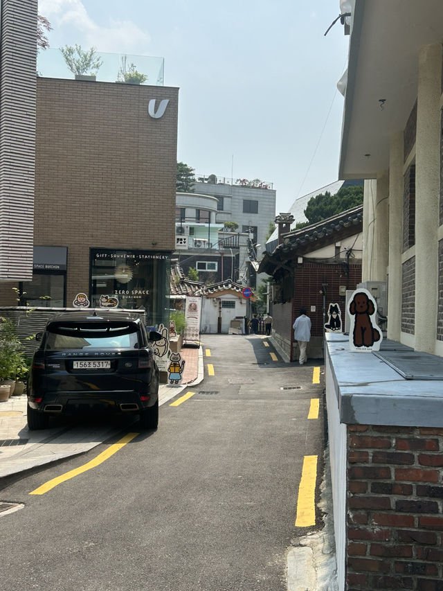 🌿 고즈넉한 한옥길에서의 여유로운 산책, 북촌한옥마을