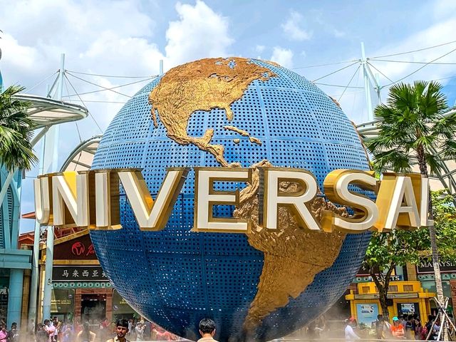 Woohoo!! Have lots of fun at Universal Studios Singapore!!