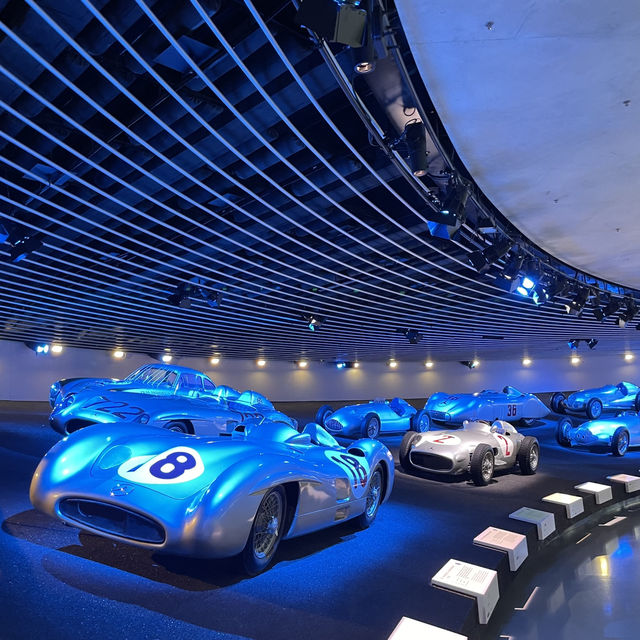  독일 슈투트가르트 메르세데스 벤츠 박물관 Mercedes-Benz Museum