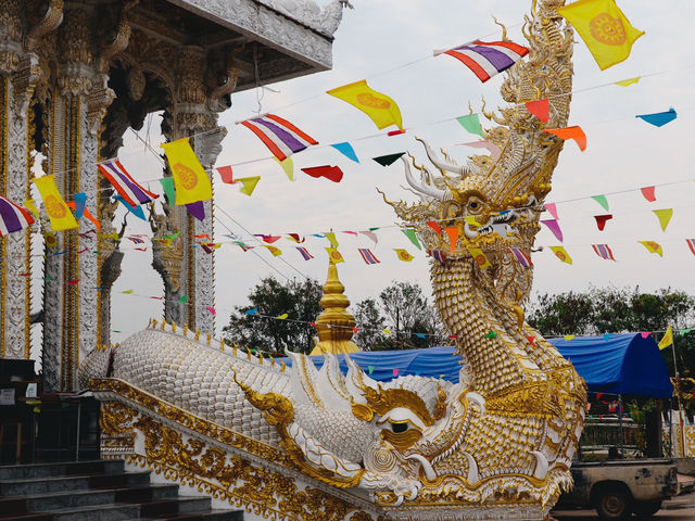 วัดเขาพลอย 