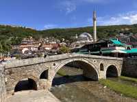 【Prizren｜中世の街並みと絶景が残るコソボ第2の都市】  城壁からの眺めと、偶然出会った虹の奇跡