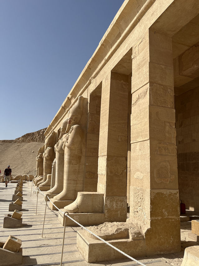 Luxor Travel Guide: Temples, Tombs & Sunrise Balloons