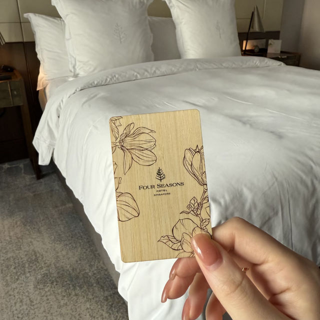 🇸🇬🏨 Four Seasons Hotel Singapore: A Blend of Classic Elegance & Prime Location