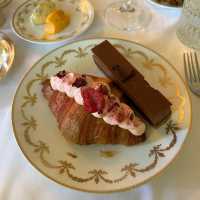 【フランス】 LADUREE シャンゼリゼ通り店 ブランチビュッフェ