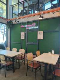 Sunshine & Sparkling Soda – A Café by the Sea