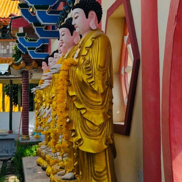 Kek Lok Si寺院：壮大な信仰の聖地と心の安らぎ