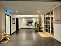 Mount Austin Hotel with great vibes