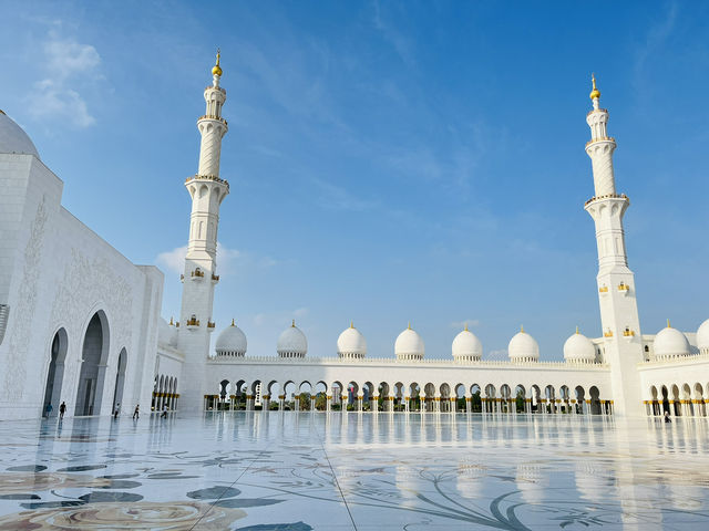 Grace in White: A Visit to Sheikh Zayed Grand Mosque